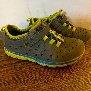 Stride Rite water sneaker